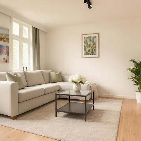 Apartamento Twin Flat 2nd Floor Centre - Norwegians Minimum Age 25 *