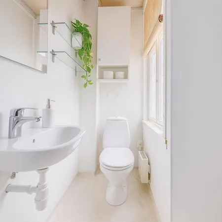 Apartment Twin Flat 2nd Floor Centre - Norwegians Minimum Age 25