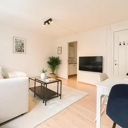 Twin Flat 2nd Floor Centre - Norwegians Minimum Age 25 ברגן