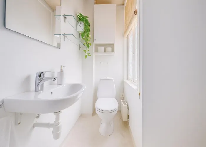 Apartment Twin Flat 2nd Floor Centre - Norwegians Minimum Age 25