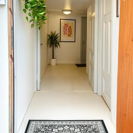 公寓 Twin Flat 2nd Floor Centre - Norwegians Minimum Age 25 *